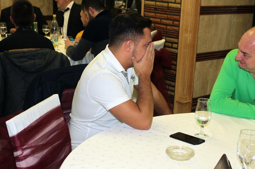 Pevač tajno snimao intimni odnos! Isplivao privatni snimak, plavuša nije ni znala da je na kameri