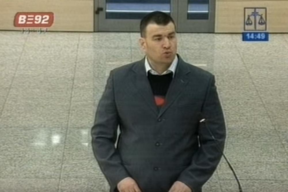 ZMIJA U ZAGRLJAJU SA ZMIJOM: Da li je ovo najbolesnija Legijina slika iz Legije stranaca? (FOTO)