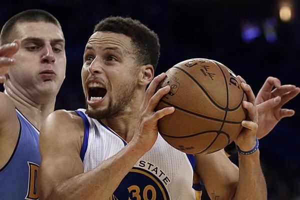 Ni fantastični Jokić nije mogao da zaustavi moćne Voriorse, ali je njegovo slanje po burek izazvalo histeriju! (VIDEO)