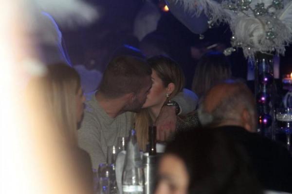 KAKO IZGLEDA KAD VELJKO STEŽE I NE PUŠTA?! Ovako nije ljubio ni Mašu, ni Kseniju! (FOTO)(VIDEO)