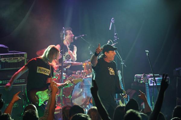 Da li je Maršal stvarno crk'o? Frontmen Zabranjenog pušenja OTKRIO MISTERIJU O SMRTI TITA IZ 1980! (VIDEO)