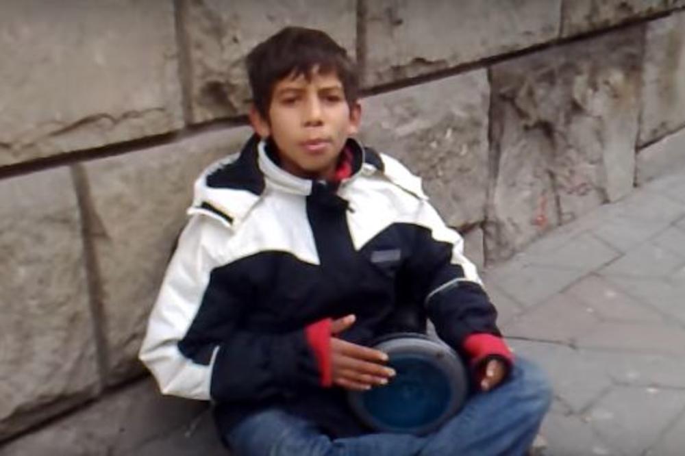 KOJI CAR Nije više mali: Klinac sa ulice pre 7 godina raspametio Srbiju pevanjem, a sad je porastao i IZNEVEROVAĆETE!  (FOTO) (VIDEO)