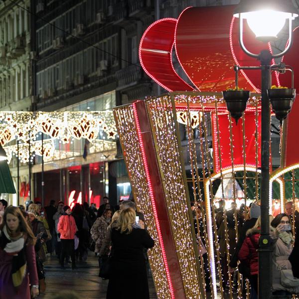 ŠTA NAS ČEKA ZA NOVU GODINU? Krizni štab odlučuje u ponedeljak, za poslednji vikend u 2020. važe OVE MERE!