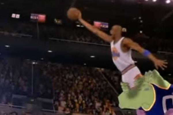 Da li je to Adetokumbo iskopirao Džordanovo zakucavanje iz Spejs džema? (VIDEO)