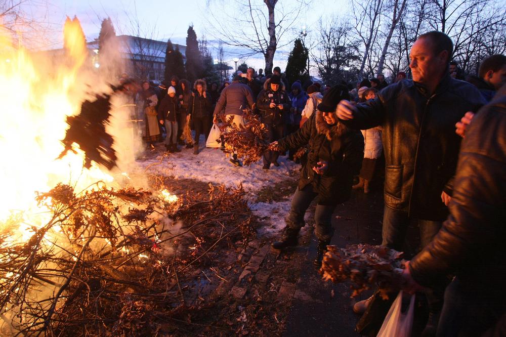 SUTRA JE BADNJI DAN: Ovo su verovanja i običaji koje morate ispoštovati ako želite zdravlje, sreću i napredak