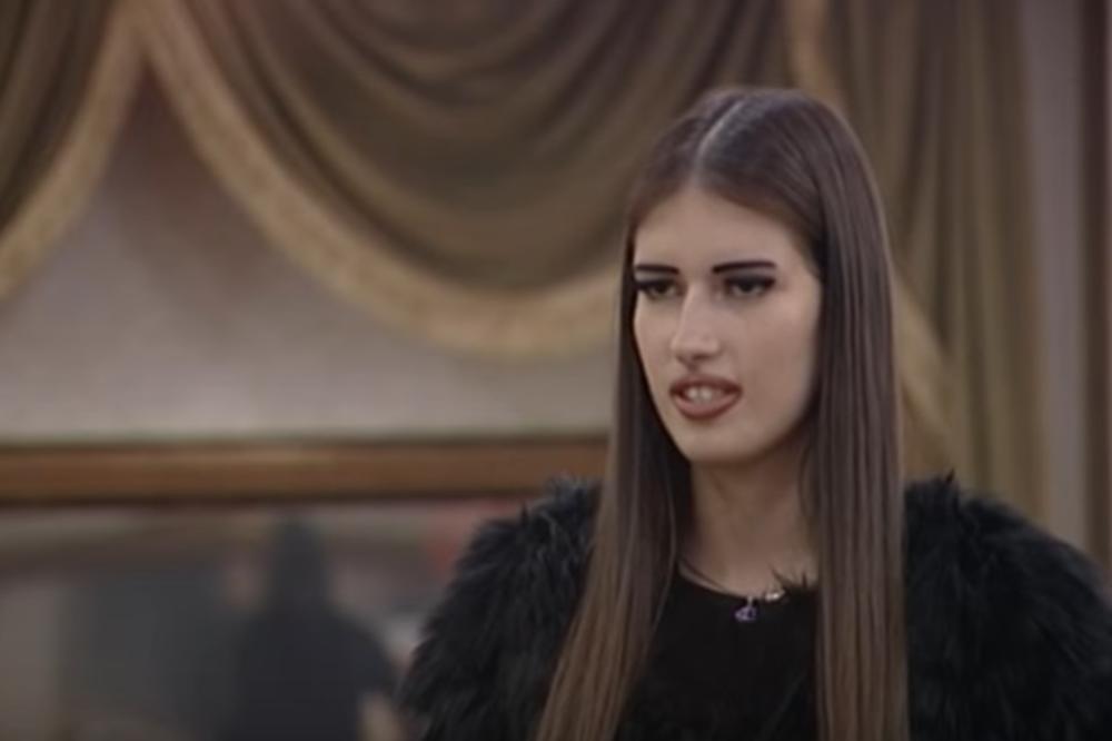 BLAMČINA DECENIJE: Meduzu majka najgore ISPROZIVALA, a onda je starleta odgovorila i zapušila joj usta pred celom Srbijom! (FOTO)