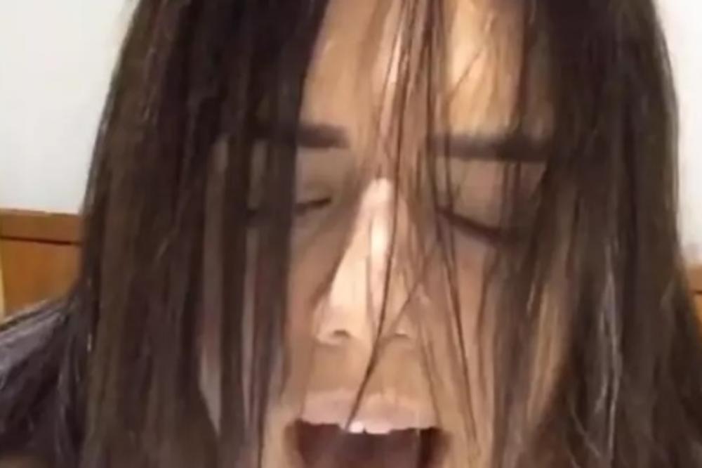 PROCURELI PRIVATNI SNIMCI Zanela se: Maša Terzić prekrivena samo peškirićem snimljena u kupatilu! (FOTO)