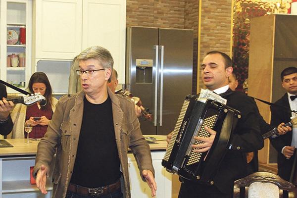 NI KOLA, NI GAJBU, NI PRADU VEĆ... Ovo ni Đani Ćurčić nije radio! Evo šta ćerka Saše Popovića od tate dobija za 18. rođ! (FOTO)