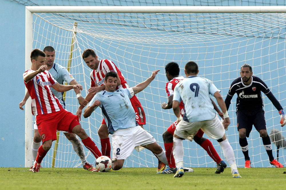 SRBIN JE HIT SEZONE: Zovu ga ZID, u desnici krije TOP, a Zvezda i Partizan su izvisili za njega! (VIDEO) (FOTO)