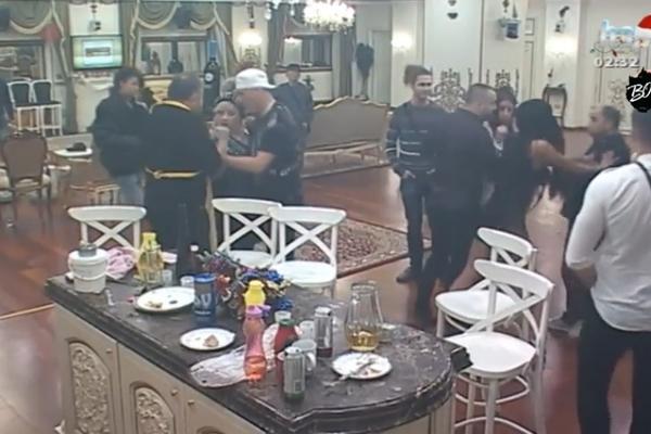 Šta se to dešava?! Sinoć posle žurke nastao stravičan skandal - PAROVI PREKINULI SA EMITOVANJEM! (VIDEO)