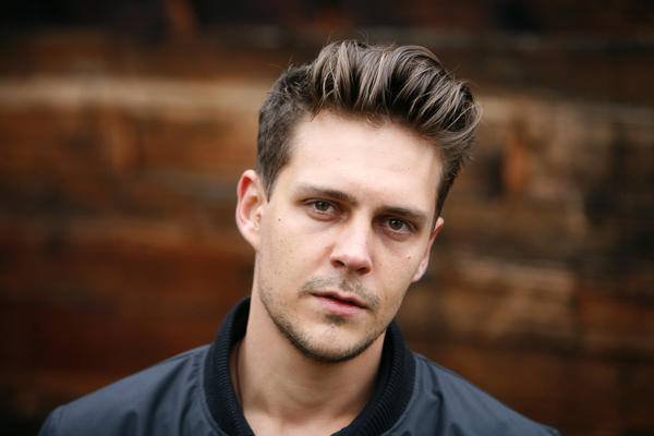 VELIKI VERNIK Crni Miloše: Biković pobrkao običaje, pa sve nasmejao HIT biserom! Evo šta je uradio za BOŽIĆ! (FOTO)