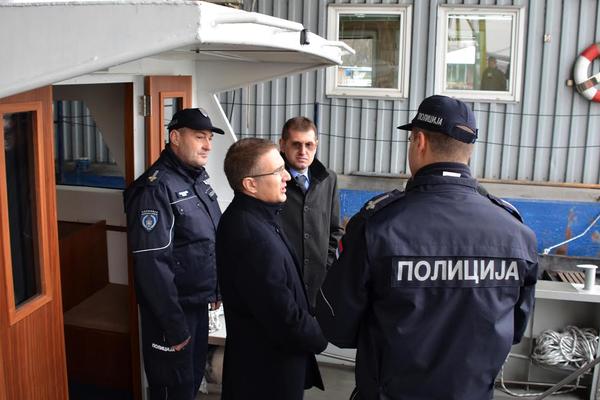 NOVA UREDBA: Formira se posebna policija, Stefanoviću najšira ovlašćenja! (FOTO)