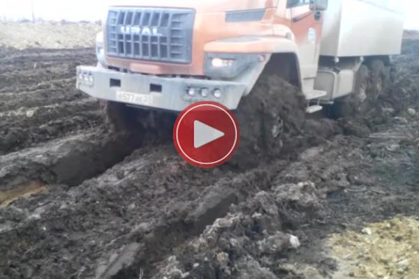 SMETAJU VAM RUPE NA PUTU? Pogledajte kako to izgleda NA SEVERU SIBIRA! (VIDEO)