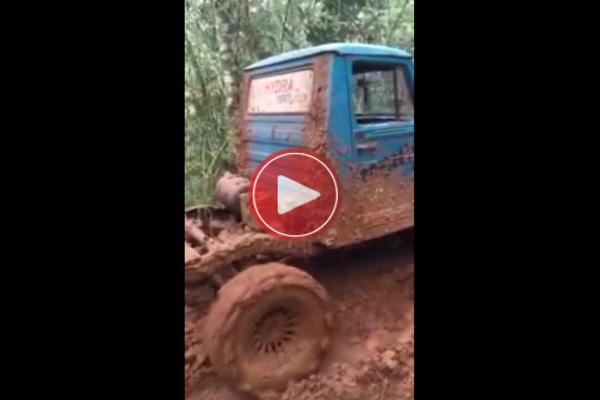 NAJBIZARNIJA NESREĆA: Lanac pukao, probio šoferšajbnu i UBIO VOZAČA! (VIDEO)