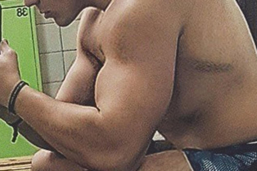 AUUUU BRATE KOLIKI SI TI! Skinuo se zgodni pevač Pinkvih zvezda i ostavio žene i muškarce u ŠOKU (FOTO)