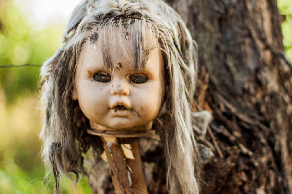 Ostrvo u Meksiku posvećeno DUHU devojčice koja se udavila, okićeno je STOTINAMA UNAKAŽENIH LUTAKA! (FOTO) (VIDEO)