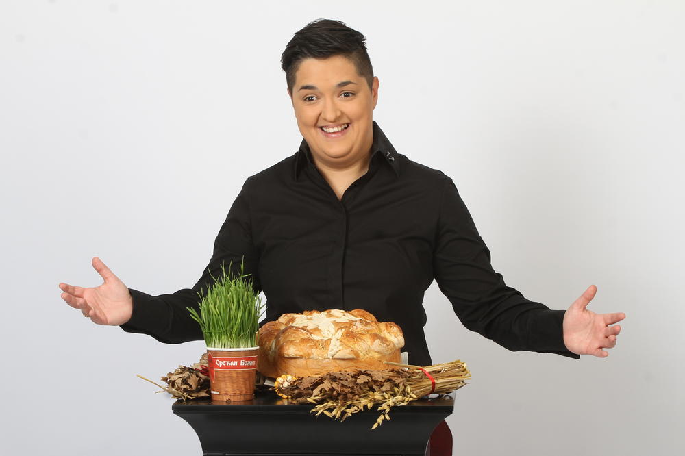 Ajde što ima SUŠI, ali ovaj srpski specijalitet... Zaboravićete da je Viki služila picu na slavi, kad vidite božićnu trpezu Marije Šerif! (FOTO)