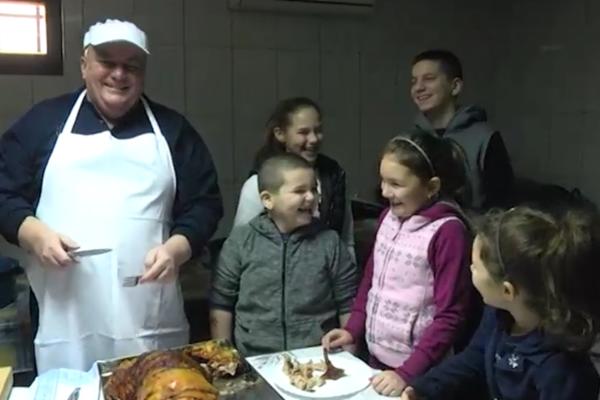 PALMA NAPRAVIO FORU VEKA: Deca su se od srca nasmejala, a i vi ćete! (VIDEO)