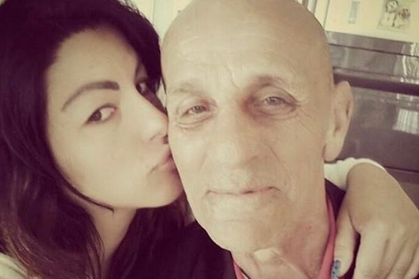 I U NAJTEŽIM TRENUCIMA IMA SNAGE ZA... Posle fotke sa ocem, Seka objavila još emotivniju sliku i sve nas duboko ganula!