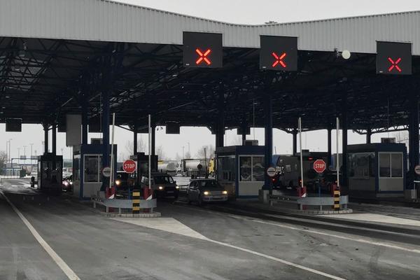 SEZONA JE POČELA: Carina Srbije zaplenila oko 700 kupaćih kostima