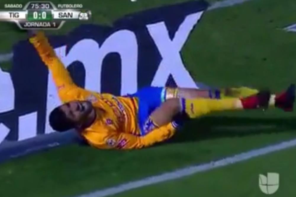 (UZNEMIRUJUĆI VIDEO) Najstravičnija povreda koju smo ikada videli: Njegovo koleno je uništeno!