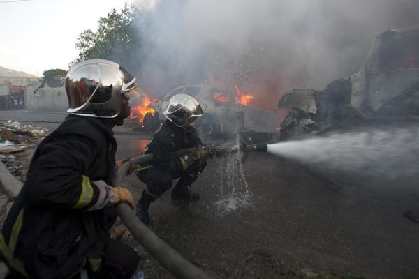 HAOS U RUSIJI, NAKON EKSPLOZIJE NA NAFTNOM POLJU IZBIO POŽAR: Ima povređenih
