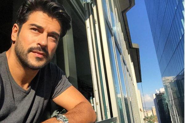 BALI BEG JE NEKADA BIO RUŽAN!? Znamo ga kao frajera, a nekada nije ličio ni na šta! Iščupane obrve, minđuša... AU! (FOTO)