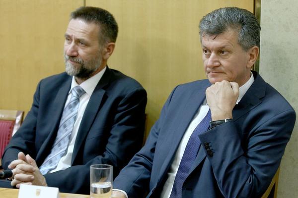 MINISTAR PLAGIJATOR: Kopirao delove rada američkog naučnika!