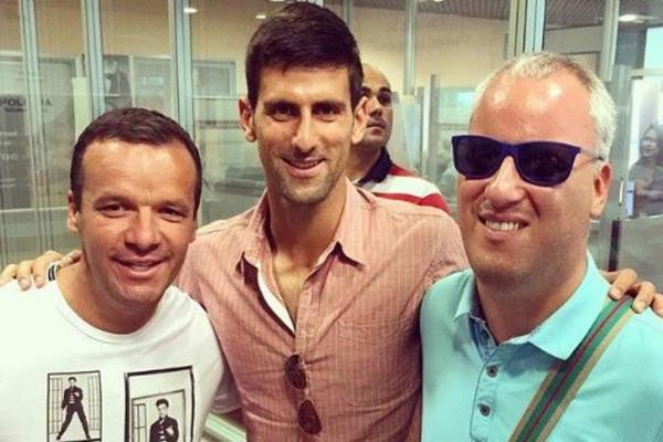 Šta mislite, koju pesmu ga je Novak zamolio da mu otpeva? (FOTO)