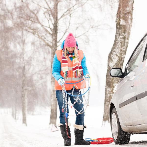 Kako se stavljaju lanci za sneg? Ovo će vam uštedeti silne pare, a gotovo je za 2 minuta! (FOTO) (VIDEO)