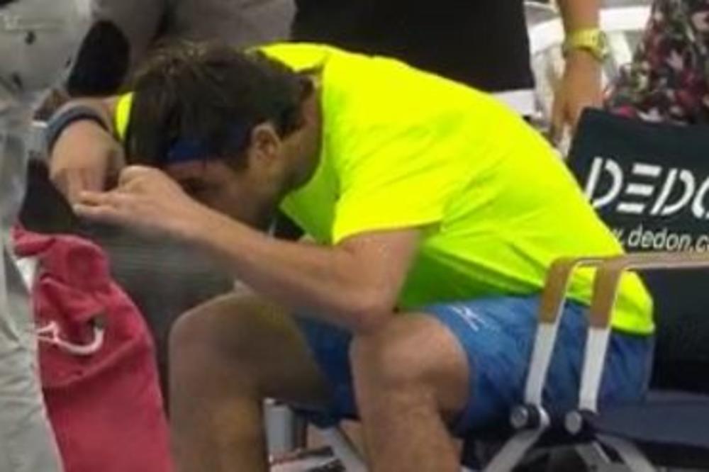 Ma on je car!!! Bagdatis se šišao za vreme meča! (GIF)