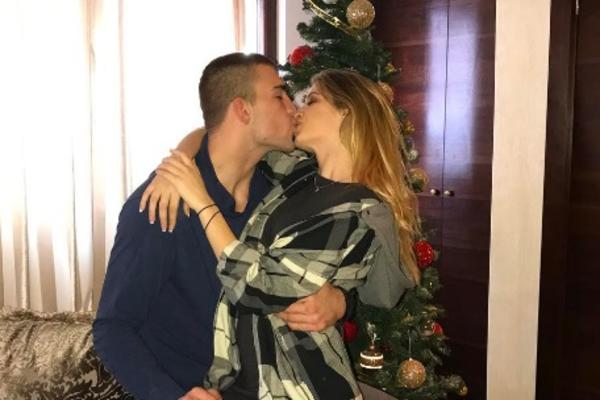 BIVŠA POSLALA PORUKU VELJKU: Ako previše budeš gledao u mene, videćeš kako se UDAJEM! A on...