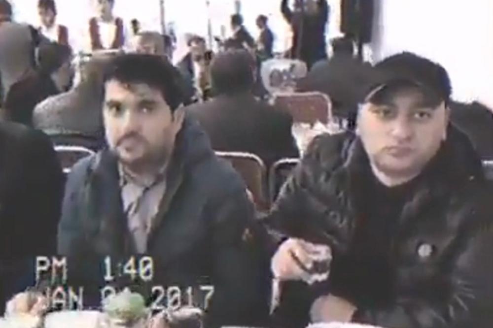 Evo je kamera, NE JEDI! URNEBESNA BRATIJA PREKIDA SA JELOM svaki put KAD JE SNIMAJU! (VIDEO)