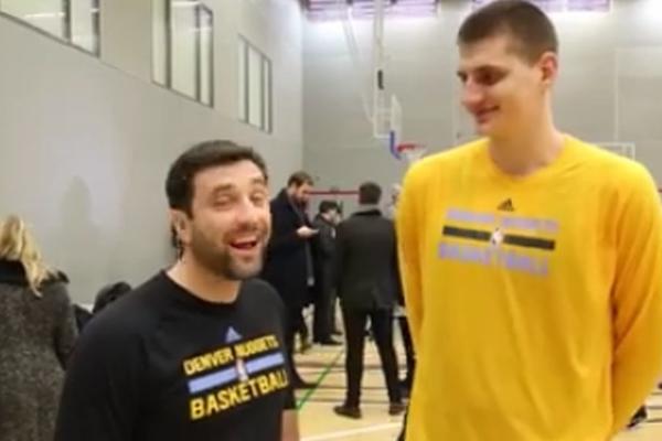 Zbog Jokića se u Denveru se priča srpski, a i PIŠE NA ĆIRILICI! (VIDEO)