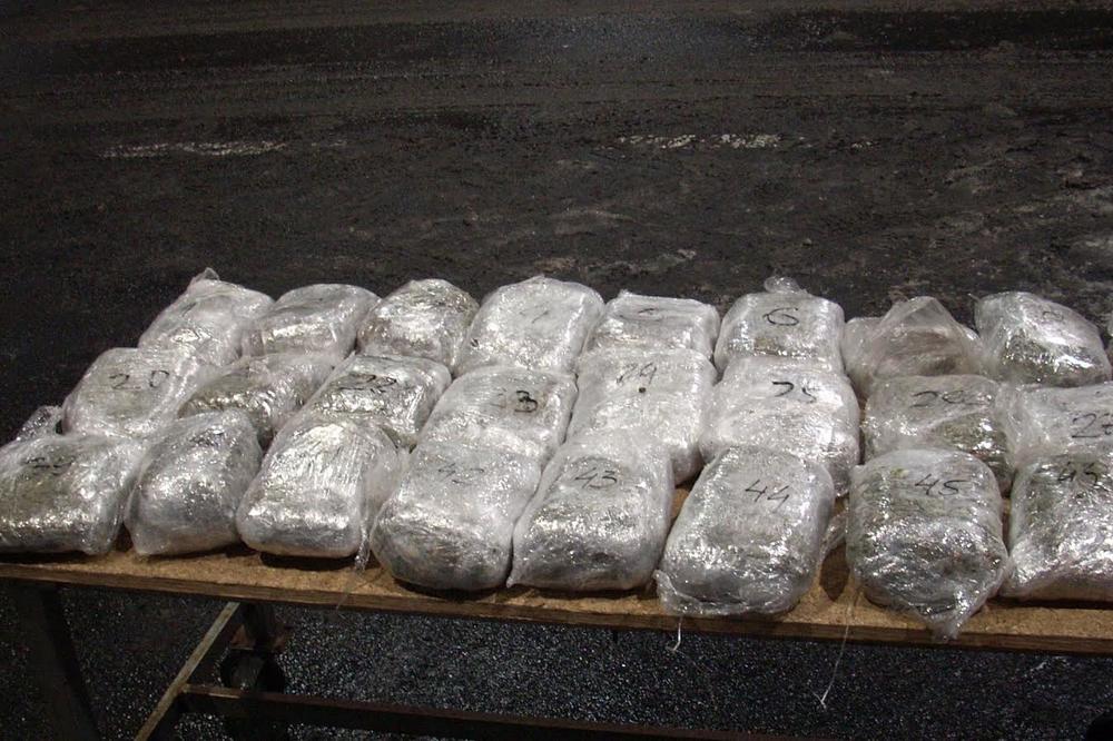 IZ MORA ISPLIVALA MARIHUANA! Prizor kod hrvatskih ostrva šokirao građane! (FOTO)