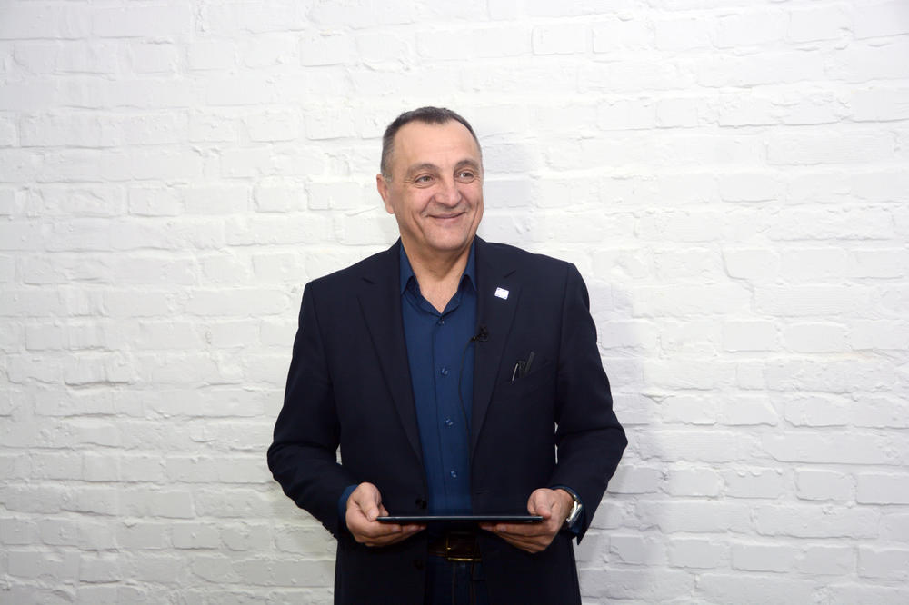 LOŽI SE DA JE VOĐA OPOZICIJE, A ISTI JE KAO RISTIČEVIĆ: Kako je Živković preživeo tvitove o sebi! (VIDEO)