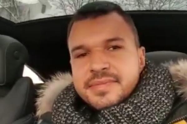 Božinov seo u auto, pa na bugarskom zapevao hit velike navijačice Zvezde! (VIDEO)