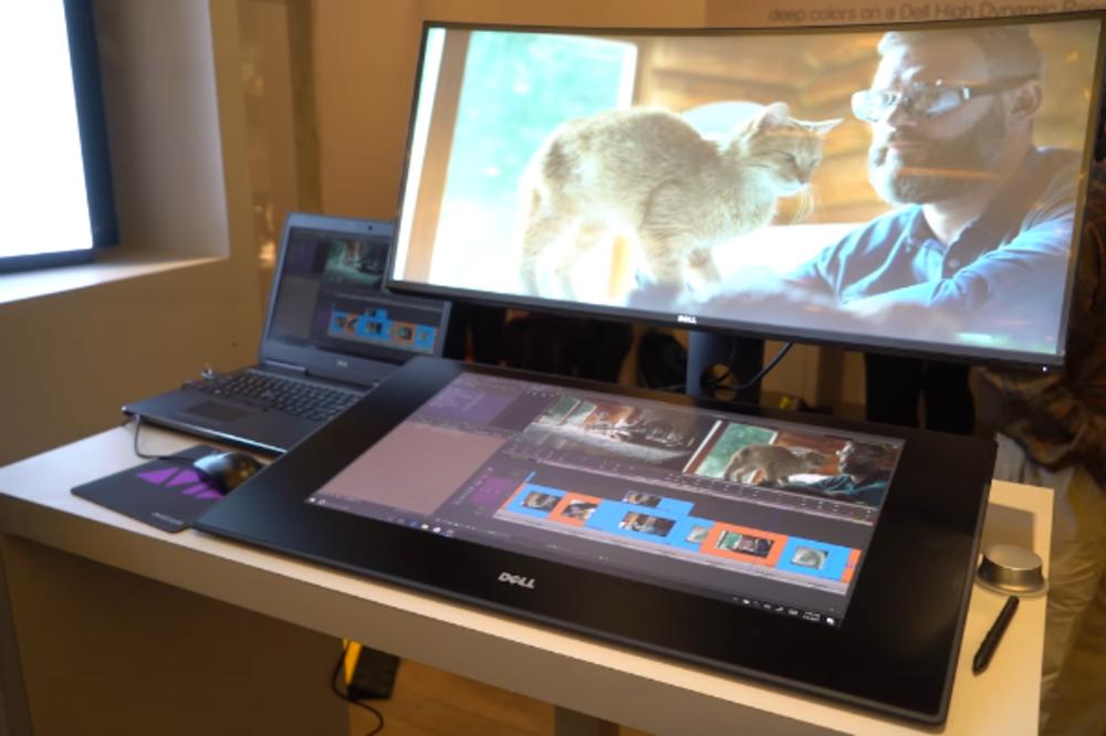 Stare navike i nove tehnologije: Pišite po stolu i radite na kompu U ISTO VREME! (VIDEO)