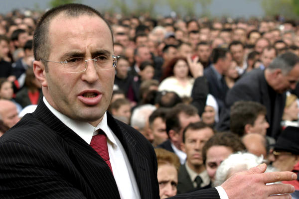 KRVNIK UŽIVA U STRAZBURU: Ovako se Haradinaj bahanališe po noćnim klubovima! (FOTO)