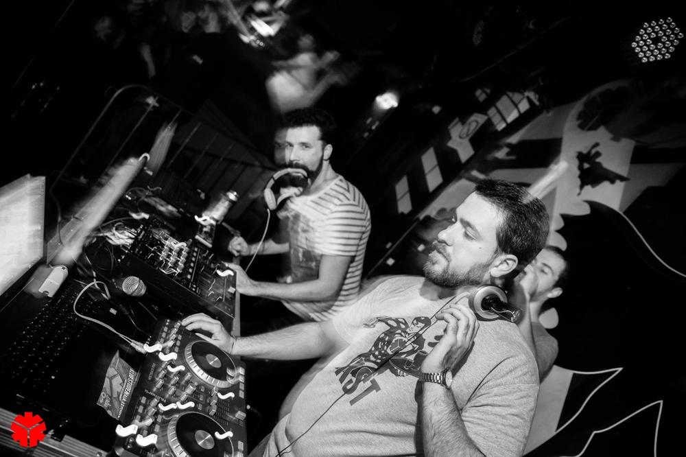 Čaj s rumom i RnR hitovi: Alt Tunes veče u KST-u!