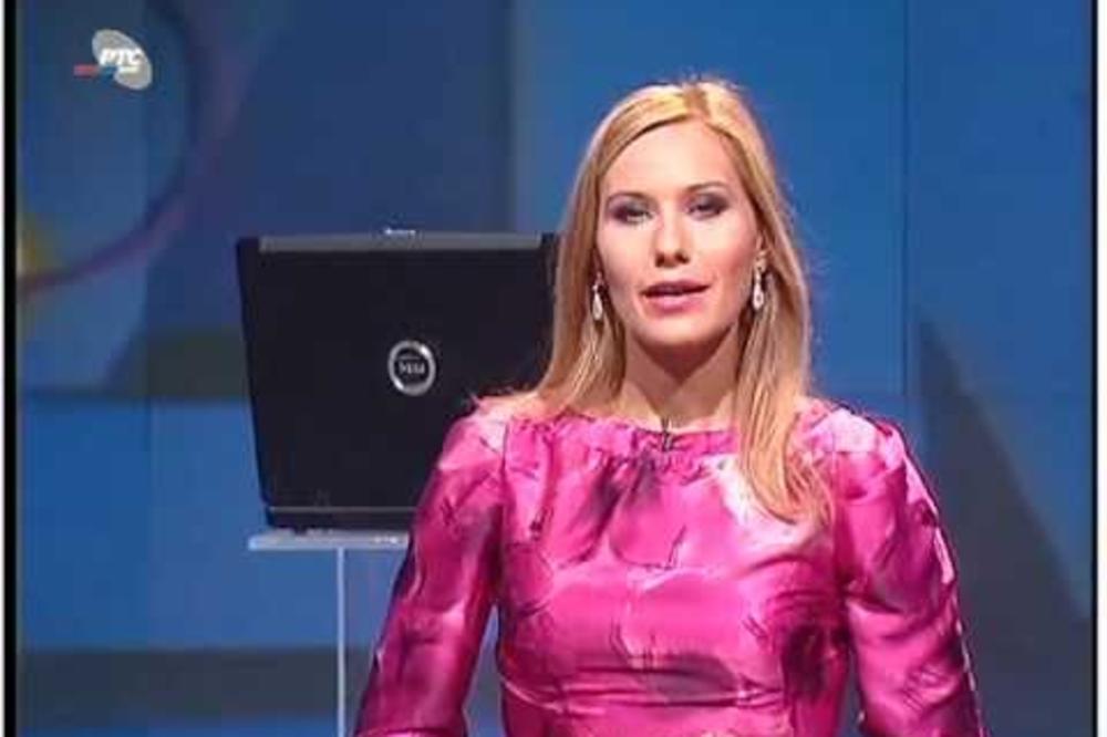 VODITELJKA SLAGALICE U SEKSI IZDANJU: Gledate je smernu svake večeri, a pogledajte kako joj stoje mrežaste čarape i izazovni kostim! (FOTO)