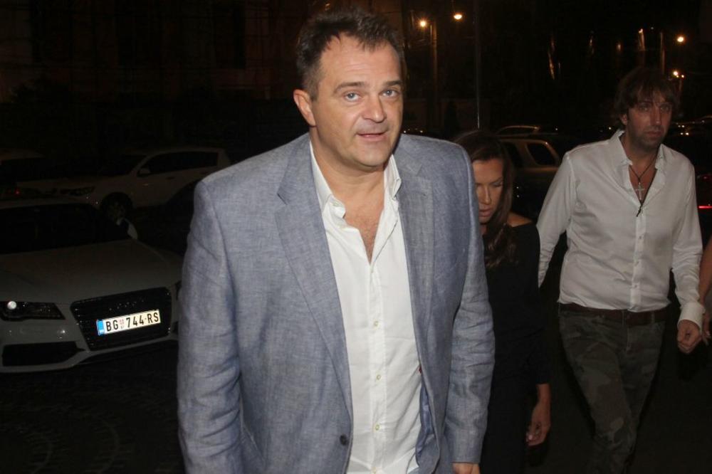 Brajini šmekeri će zaludeti devojke! On vedri i oblači estradom, a njegove sinove još niste videli! (FOTO)