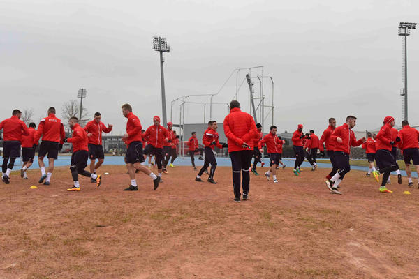 Zvezda dovela još jednog štopera! (VIDEO)