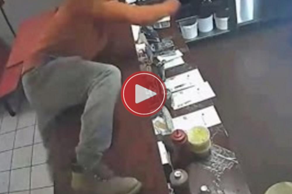 Pljačkaš ih NAPAO NOŽEM, a onda je OSETIO MOĆ KUTLAČE! (VIDEO)