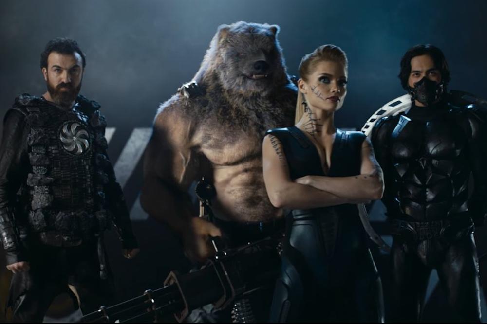 LIGA IZUZETNIH BAĆUŠKI: Godinama su krili svoj identitet. Došlo je vreme DA UZMU STVARI U SVOJE RUKE! (VIDEO)