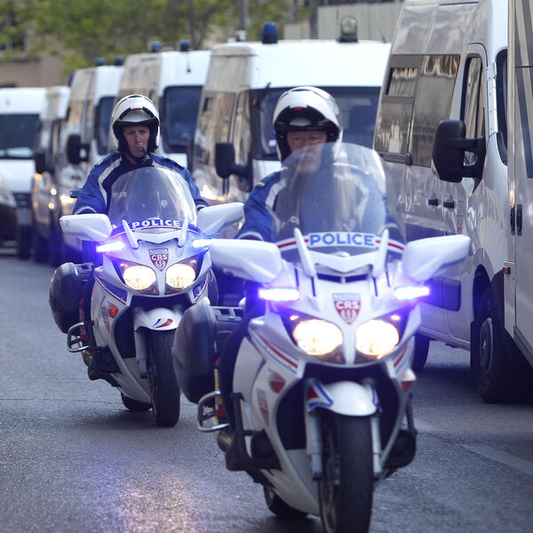 Tinejdžer ubijen, pa poliven benzinom i spaljen - deca nasred ulice našla njegovo telo! Marsejom vlada teror!
