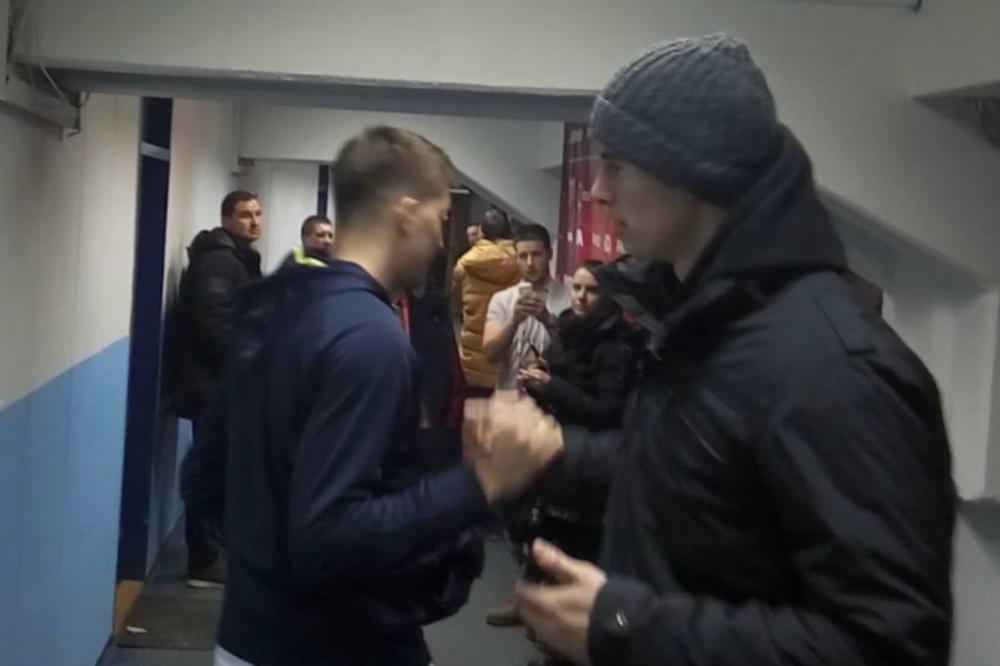 KAO BRAĆA: Scena zabeležena ispred svlačionica u Pioniru mora biti ideal za sve! (VIDEO)