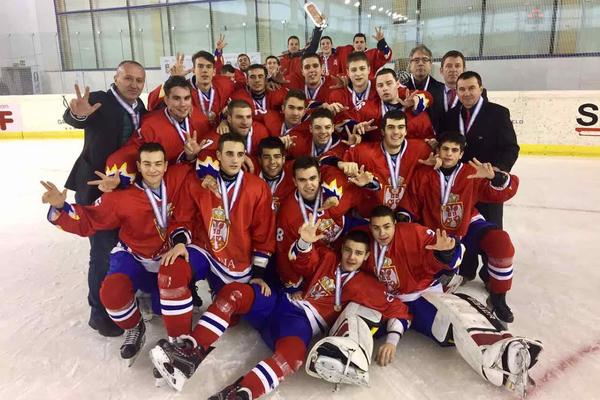 HOLANĐANI KIKSNULI, SRBIJA IGRA ZA PRVO MESTO SA BELGIJOM: Divne vesti za mlade srpske hokejaše!