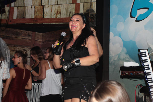 Mlada sam se udala, muž mi se ubio, a onda je usledio pakao! Potresna ispovest srpske zvezde!