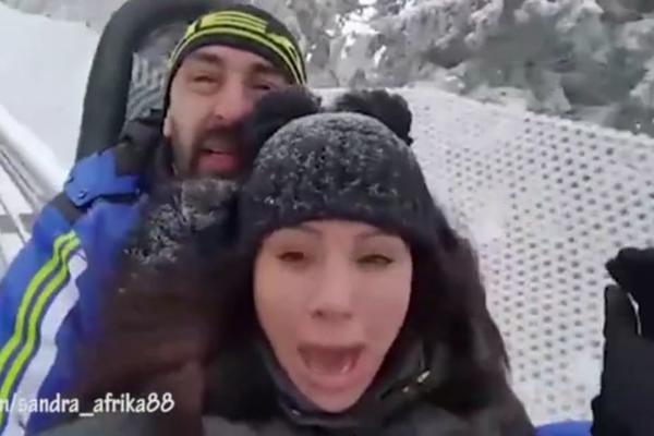 NJEN VRISAK JE ČULA SRBIJA: Sandra Afrika sela Amidžiću u krilo i izbezumila se od straha! (VIDEO)